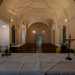 In realt guardando bene capiamo come sia tutto lambiente a essere privo di immagini ecclesiastiche. Il tempio accoglie infatti i gruppi religiosi di Bari che non hanno un luogo dove celebrare le loro funzioni. E molti di loro come anglicani, copti, battisti o avventisti, credono nella Trinit ma non approvano le raffigurazioni dei santi